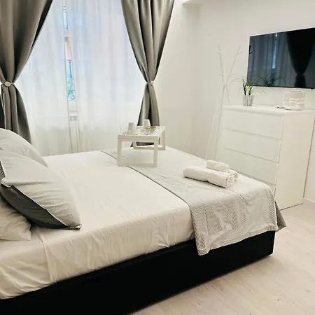 Casa Incentro A 300 Mt Dal Mare 아파트
